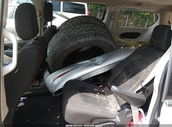 2C4RC1CG6NR225470 2022 CHRYSLER VOYAGER Серебряный Вид наклейки с VIN-кодом