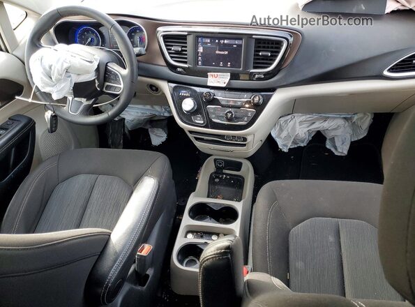 2C4RC1CG6PR549277 2023 CHRYSLER VOYAGER Серебряный Вид панели приборов
