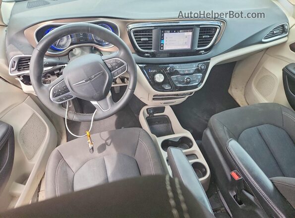 2C4RC1CG7PR597581 2023 CHRYSLER VOYAGER Silver Widok deski rozdzielczej