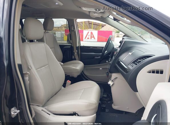 2C4RC1CG8GR233282 2016 CHRYSLER TOWN & COUNTRY Black Front interior view