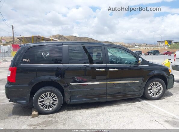 2C4RC1CG8GR233282 2016 CHRYSLER TOWN & COUNTRY Black Rear interior view