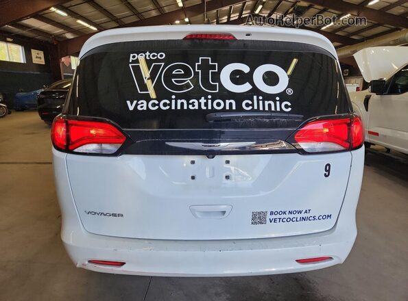 2C4RC1CG8RR108284 2024 CHRYSLER VOYAGER White Widok wnętrza 360 stopni