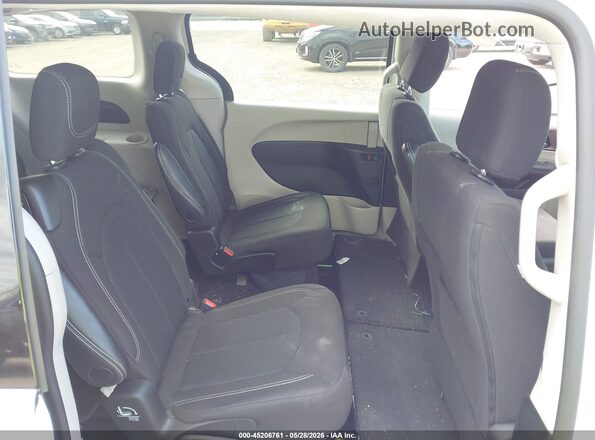 2C4RC1CG9RR191093 2024 CHRYSLER VOYAGER White Widok naklejki z numerem VIN