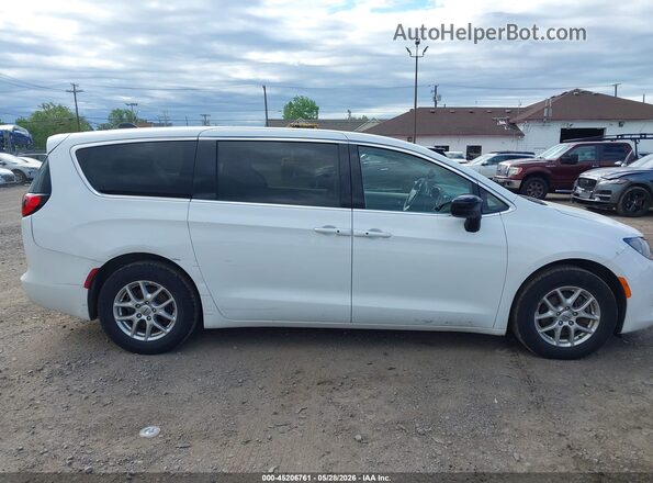 2C4RC1CG9RR191093 2024 CHRYSLER VOYAGER White Widok wnętrza z tyłu