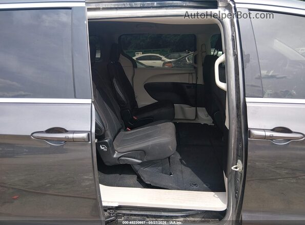 2C4RC1CGXPR525743 2023 CHRYSLER VOYAGER Gray Widok naklejki z numerem VIN