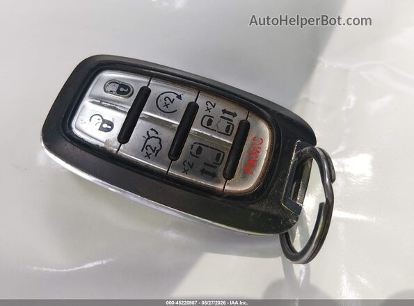 2C4RC1CGXPR525743 2023 CHRYSLER VOYAGER Gray Widok deski rozdzielczej