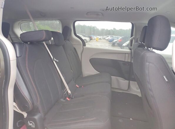 2C4RC1DG0HR805073 2017 CHRYSLER PACIFICA Tan Vista interior trasera