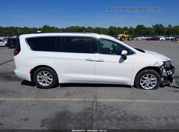 2C4RC1DG0LR260579 2020 CHRYSLER VOYAGER White Вид задньої частини салону
