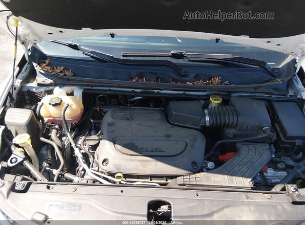 2C4RC1DG0LR260579 2020 CHRYSLER VOYAGER White Вид ззаду