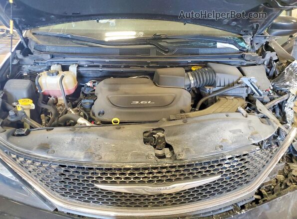 2C4RC1DG1HR502416 2017 CHRYSLER PACIFICA Charcoal Vista del compartimento del motor