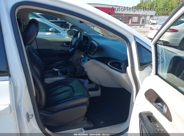 2C4RC1DG2LR262432 2020 CHRYSLER VOYAGER White Vista interior delantera
