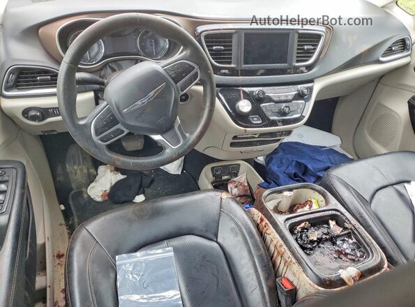 2C4RC1DG2LR264567 2020 CHRYSLER VOYAGER Maroon Dashboard view