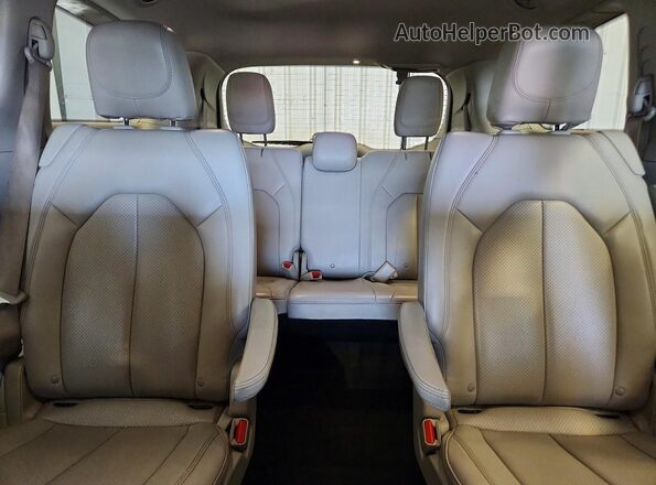2C4RC1DG2MR527254 2021 CHRYSLER VOYAGER Silver 
