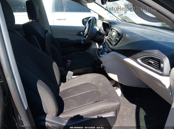 2C4RC1DG4HR675640 2017 CHRYSLER PACIFICA Black Front interior view