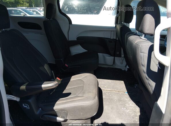 2C4RC1DG4HR675640 2017 CHRYSLER PACIFICA Black VIN sticker view