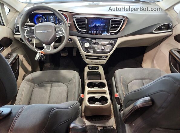 2C4RC1DG5HR508137 2017 CHRYSLER PACIFICA Silver 