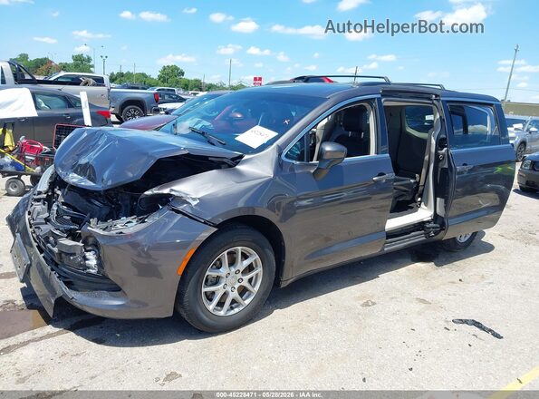 2C4RC1DG5LR176161 2020 CHRYSLER VOYAGER Gray Vista tres cuartos delantera izquierda