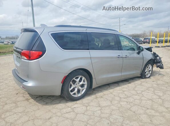 2C4RC1DG9JR309470 2018 CHRYSLER PACIFICA Silver Tył prawy