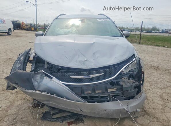 2C4RC1DG9JR309470 2018 CHRYSLER PACIFICA Silver Widok z przodu