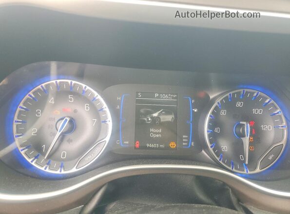 2C4RC1DG9JR309470 2018 CHRYSLER PACIFICA Silver Widok zestawu wskaźników