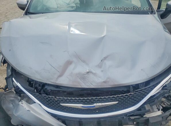 2C4RC1DG9JR309470 2018 CHRYSLER PACIFICA Silver Widok komory silnika