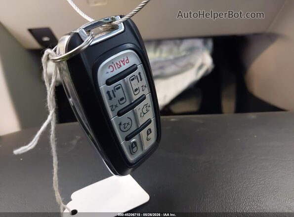 2C4RC1DGXLR146900 2020 CHRYSLER VOYAGER Black Вид панелі приладів