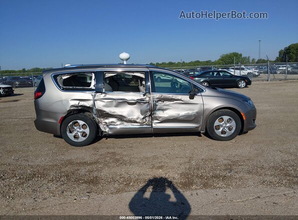 2C4RC1EG0HR804312 2017 CHRYSLER PACIFICA Tan 