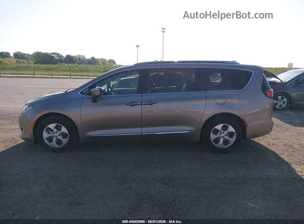 2C4RC1EG0HR804312 2017 CHRYSLER PACIFICA Tan 