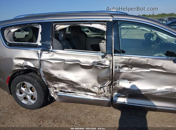 2C4RC1EG0HR804312 2017 CHRYSLER PACIFICA Tan 