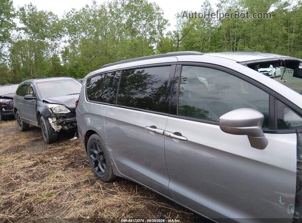 2C4RC1EG0JR306021 2018 CHRYSLER PACIFICA Gray Սալոնի 360 աստիճան տեսք