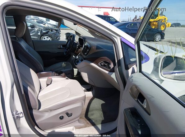 2C4RC1EG1HR622182 2017 CHRYSLER PACIFICA Beige Widok wnętrza z przodu