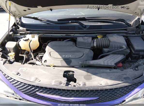 2C4RC1EG1HR622182 2017 CHRYSLER PACIFICA Beige Widok z tyłu