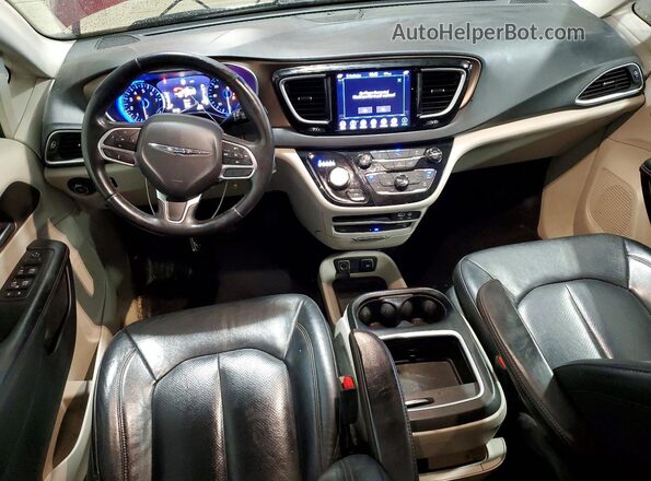 2C4RC1EG2JR294597 2018 CHRYSLER PACIFICA Red Вид панелі приладів