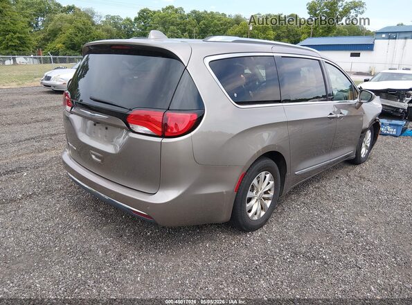 2C4RC1EG3JR144126 2018 CHRYSLER PACIFICA Brown Հետևի աջ