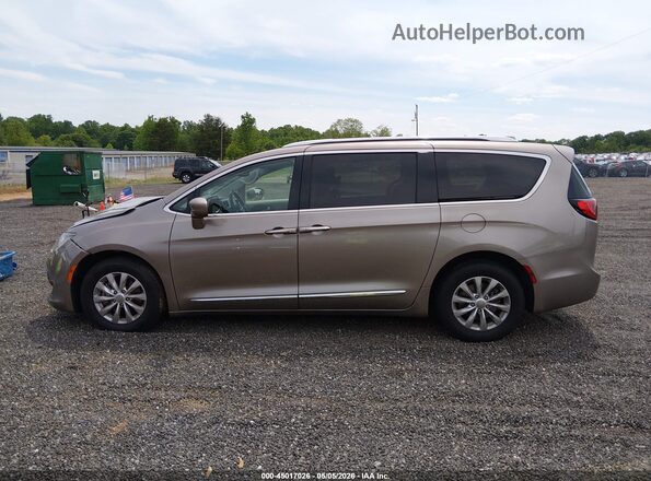 2C4RC1EG3JR144126 2018 CHRYSLER PACIFICA Brown Սալոնի 360 աստիճան տեսք