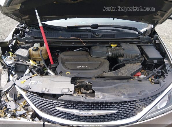 2C4RC1EG3JR144126 2018 CHRYSLER PACIFICA Brown Հետևի տեսք