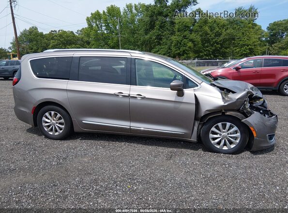 2C4RC1EG3JR144126 2018 CHRYSLER PACIFICA Brown Սալոնի հետևի տեսք
