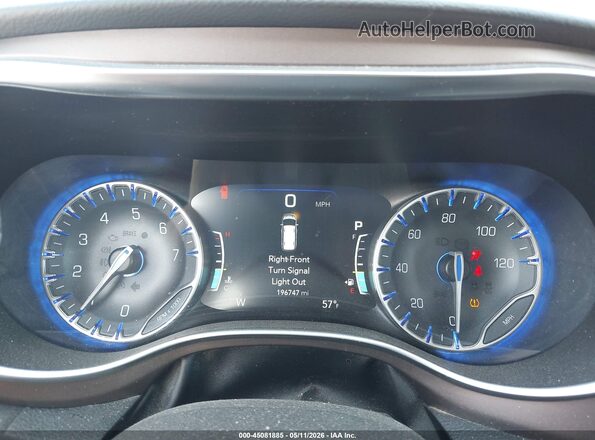 2C4RC1EG8HR559792 2017 CHRYSLER PACIFICA Maroon Widok tylnych siedzeń