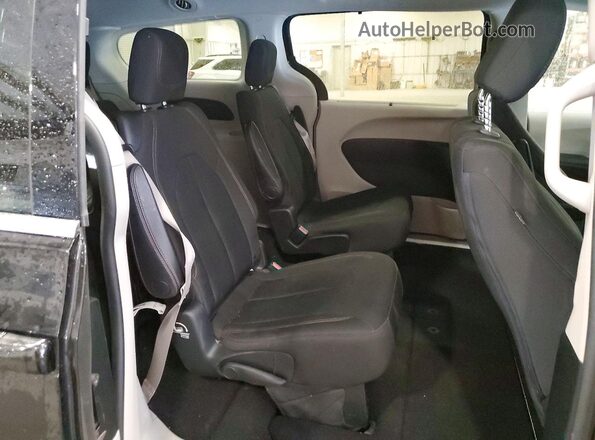 2C4RC1FG5JR109957 2018 CHRYSLER PACIFICA Black უკანა სალონის ხედი
