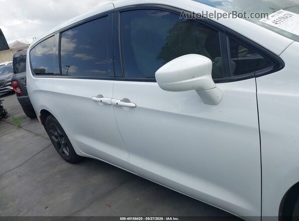 2C4RC1FG6LR282129 2020 CHRYSLER PACIFICA White 360 interior view