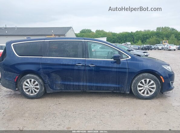 2C4RC1FGXJR212226 2018 CHRYSLER PACIFICA Blue Rear interior view