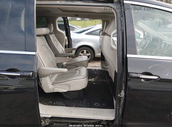 2C4RC1GG0LR258701 2020 CHRYSLER PACIFICA Black VIN sticker view