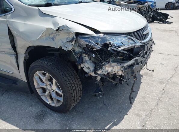 2C4RC1GG1HR764027 2017 CHRYSLER PACIFICA White Vista frontal