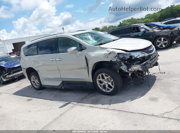 2C4RC1GG1HR764027 2017 CHRYSLER PACIFICA White Vista interior trasera