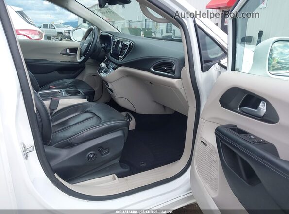 2C4RC1GG1HR804154 2017 CHRYSLER PACIFICA White 