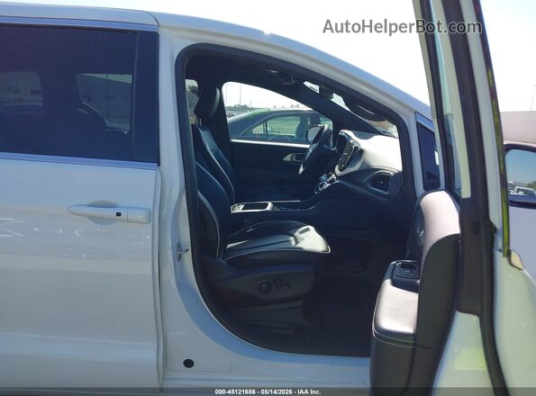 2C4RC1GG1TR206087 2026 CHRYSLER PACIFICA White Widok wnętrza z przodu