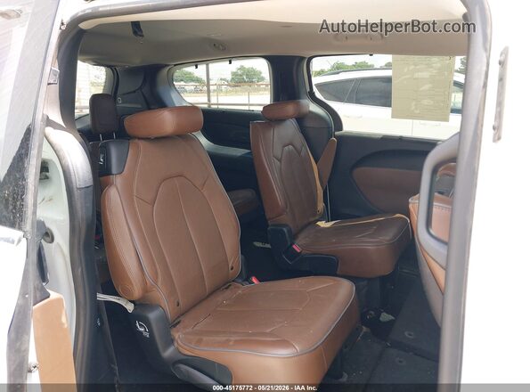2C4RC1GG2HR635522 2017 CHRYSLER PACIFICA White Вид наклейки з VIN-кодом
