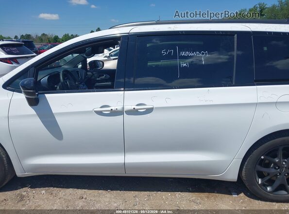 2C4RC1GG2SR524170 2025 CHRYSLER PACIFICA White 360 interior view