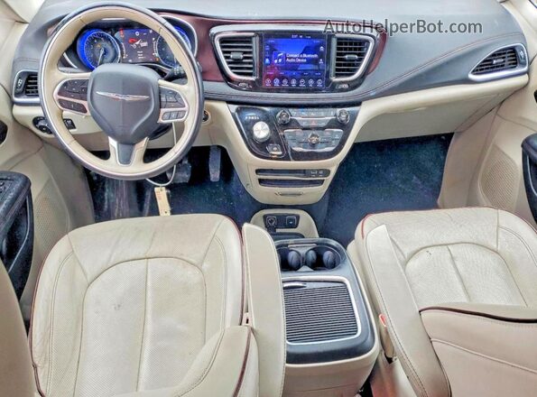 2C4RC1GG4HR854806 2017 CHRYSLER PACIFICA Серый Вид панели приборов