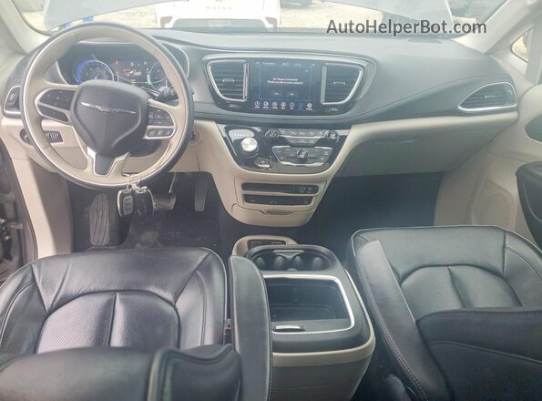 2C4RC1GG4JR358040 2018 CHRYSLER PACIFICA Серый Вид панели приборов